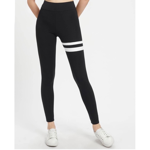 Asymmetric Striped Leggings - Picture 7 of 10